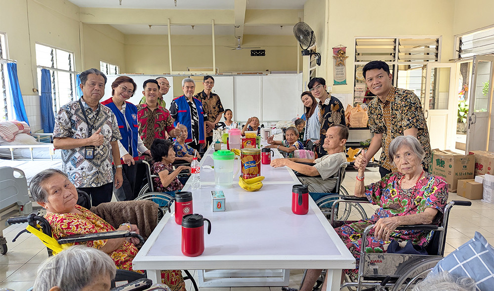 CSR Agung Podomoro: Hangatkan Hati Lansia di Wisma Sahabat Baru 2
